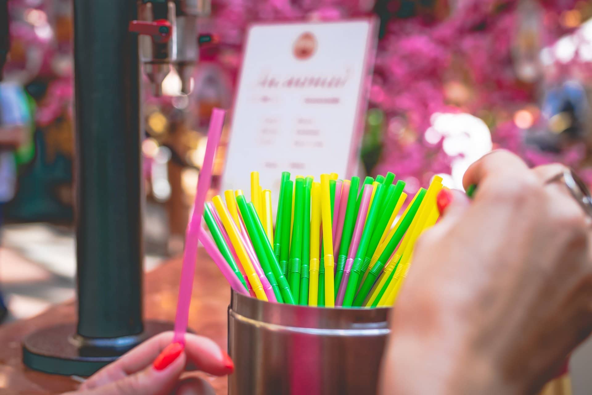 les festivals français arrêtent l'utilisation de plastique à usage unique dont la paille pour un événement zéro déchet