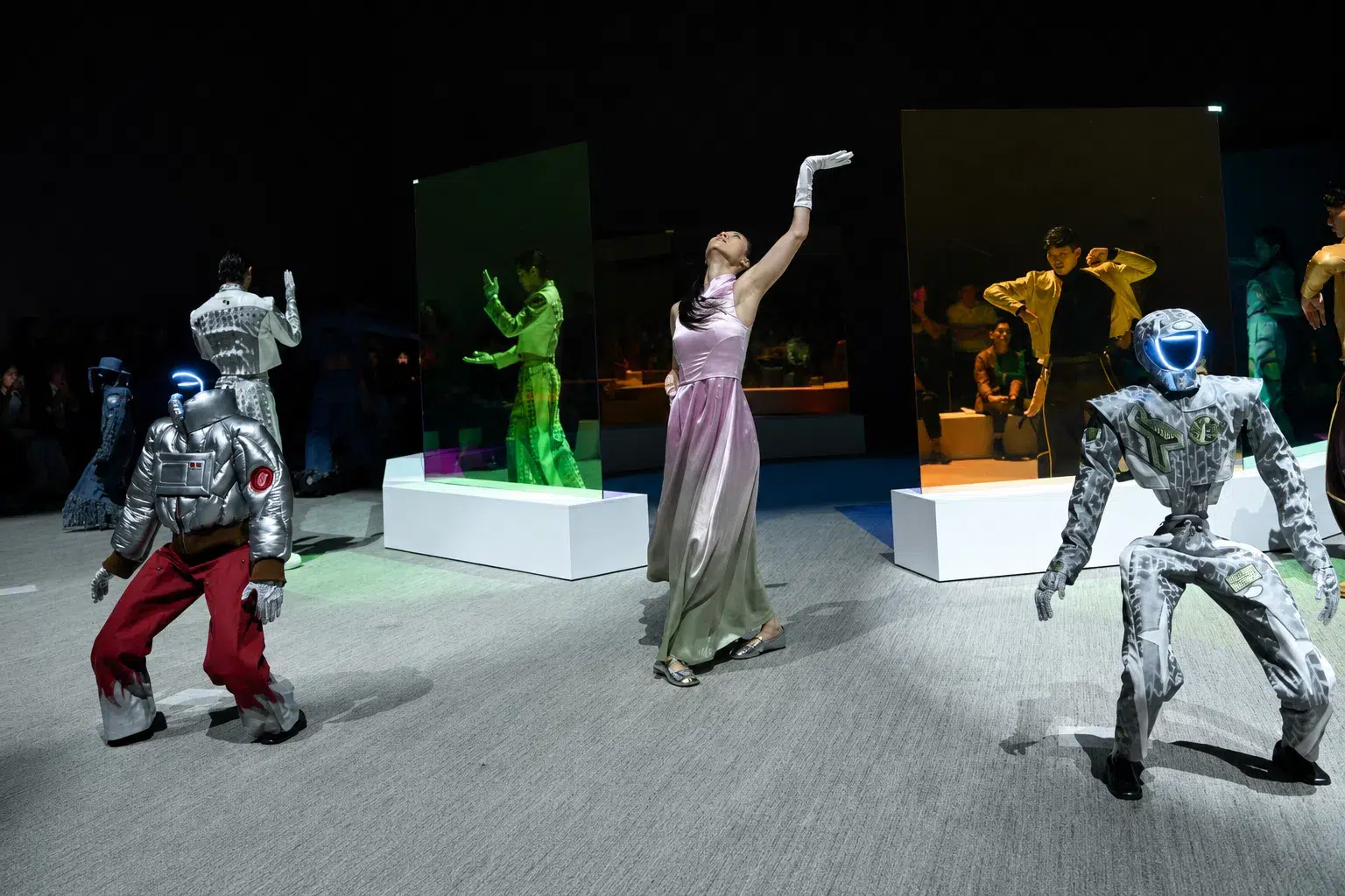 Des robots humanoïdes défilent à Séoul, pourquoi l’événementiel doit s’y intéresser ?